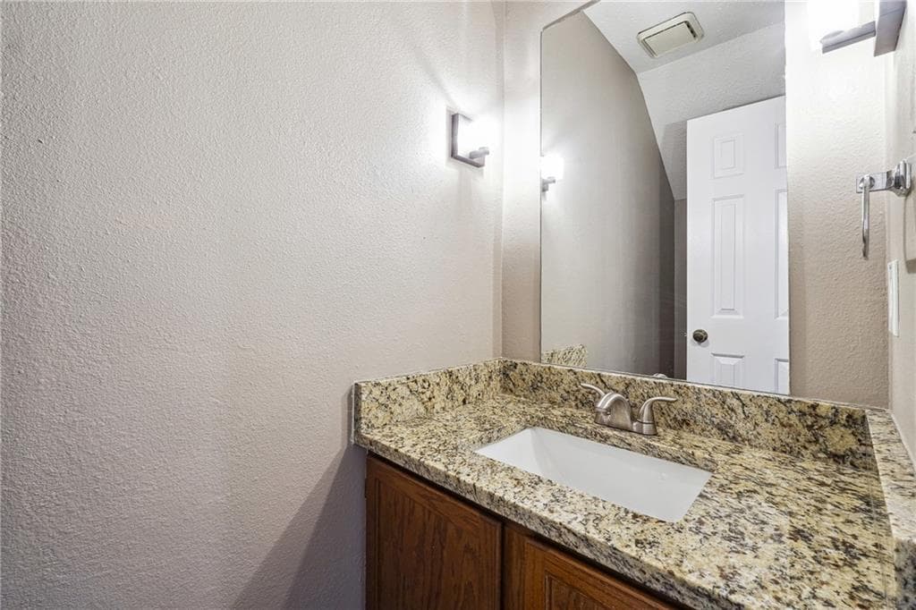 2 bedroom, 3 bathroom, 1,260 sq ft townhouse for rent at 2962 Webb Bridge Road, Alpharetta, GA 30009 for $2,000 a month — photo 8