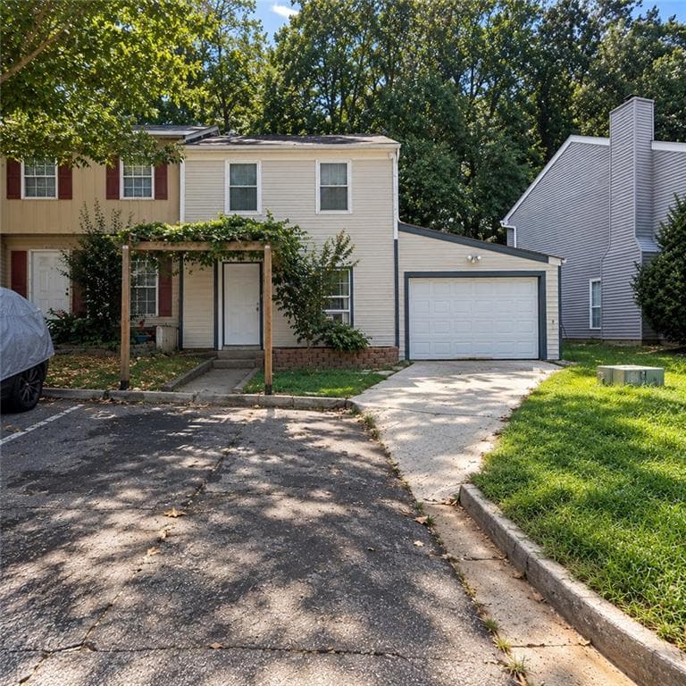 2 bedroom, 3 bathroom, 1,160 sq ft townhouse for sale at 3734 Jamestown Court, Atlanta, GA 30340