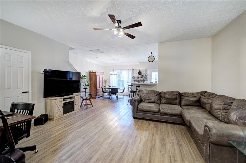 3 bedroom, 3 bathroom, 1,496 sq ft townhouse for sale at 515 Oakside Place, Acworth, GA 30102 — photo 4