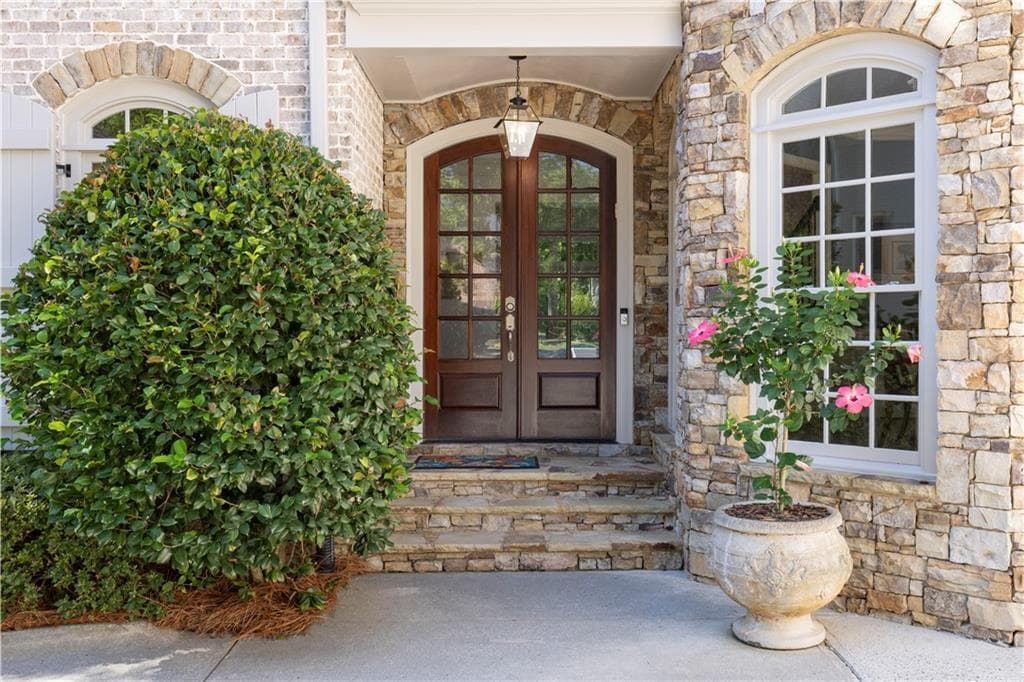 6 bedroom, 6 bathroom, 7,295 sq ft single family residence for sale at 7750 Marsh Court, Sandy Springs, GA 30328 — photo 3
