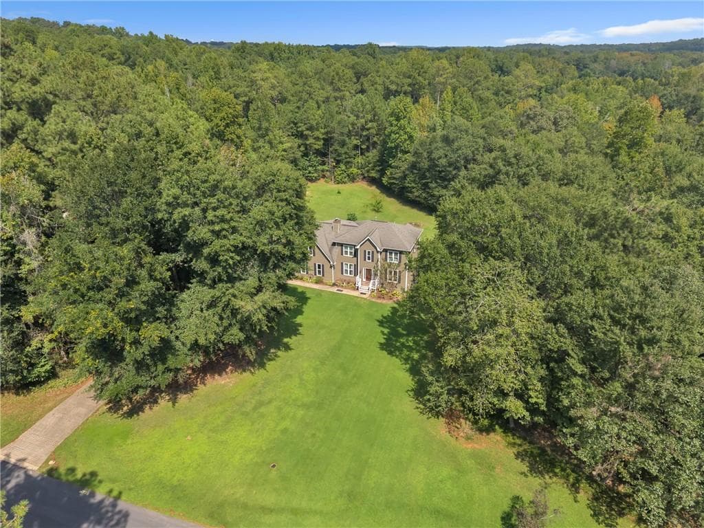 4 bedroom, 3 bathroom, 2,251 sq ft single family residence under contract at 106 Black Forest Run, Douglasville, GA 30134 — photo 6
