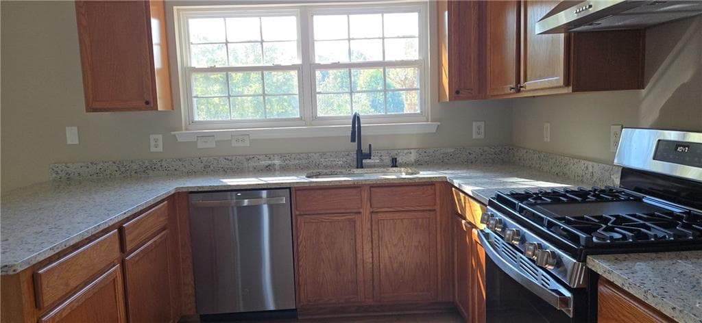 4 bedroom, 3 bathroom, 1,982 sq ft single family residence for rent at 608 Red Oak Court, Canton, GA 30114 for $2,100 a month — photo 8