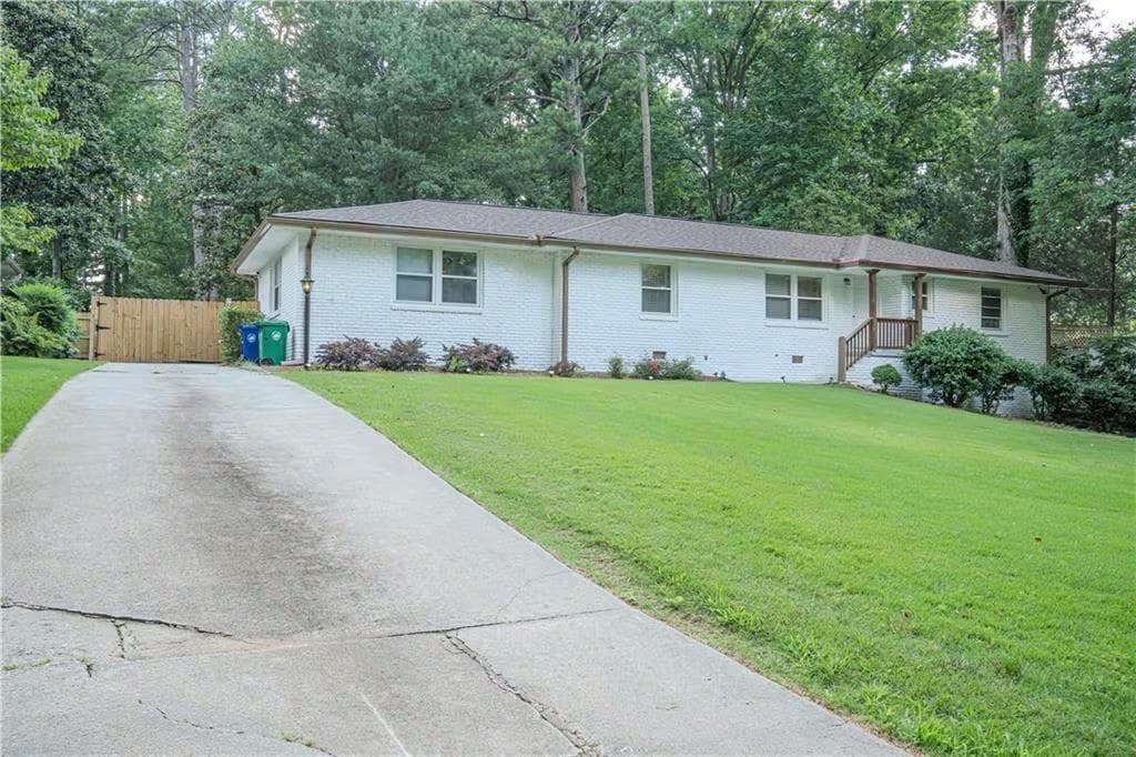 4 bedroom, 3 bathroom, 2,172 sq ft single family residence for rent at 1850 Acuba Lane, Atlanta, GA 30345 for $3,995 a month — photo 2