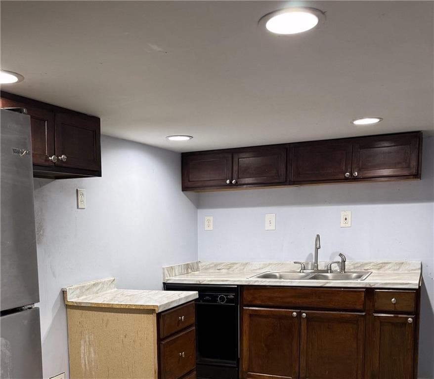 4 bedroom, 3 bathroom, 2,160 sq ft single family residence for sale at 2871 Ridgecrest Circle, Powder Springs, GA 30127 — photo 6