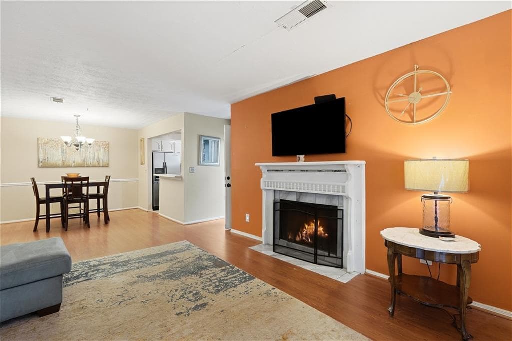 2 bedroom, 2 bathroom, 1,166 sq ft condominium for sale at 1624 Raleigh Circle 1624, Marietta, GA 30067 — photo 4