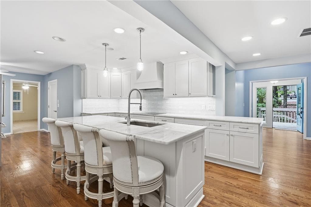 5 bedroom, 4 bathroom, 3,807 sq ft single family residence for sale at 4189 Tartan Way, Roswell, GA 30075 — photo 7