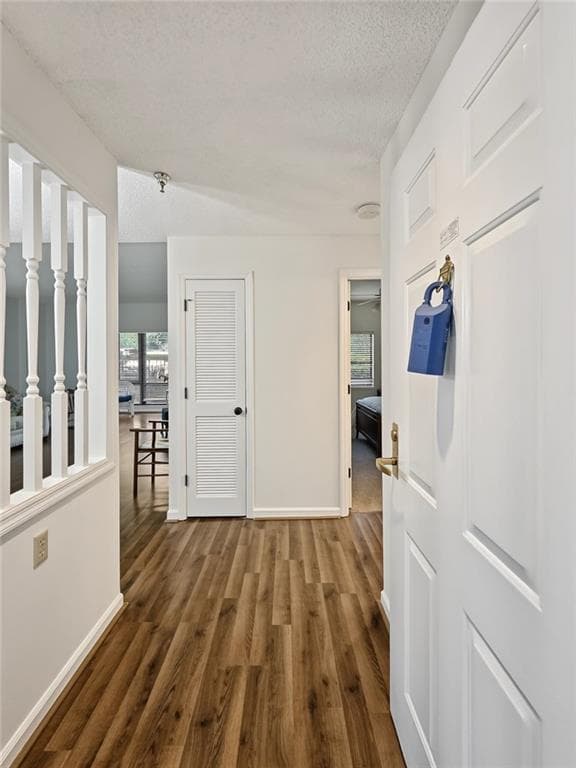 1 bedroom, 1 bathroom, 800 sq ft condominium for sale at 1800 Clairmont Lk A116, Decatur, GA 30033 — photo 4