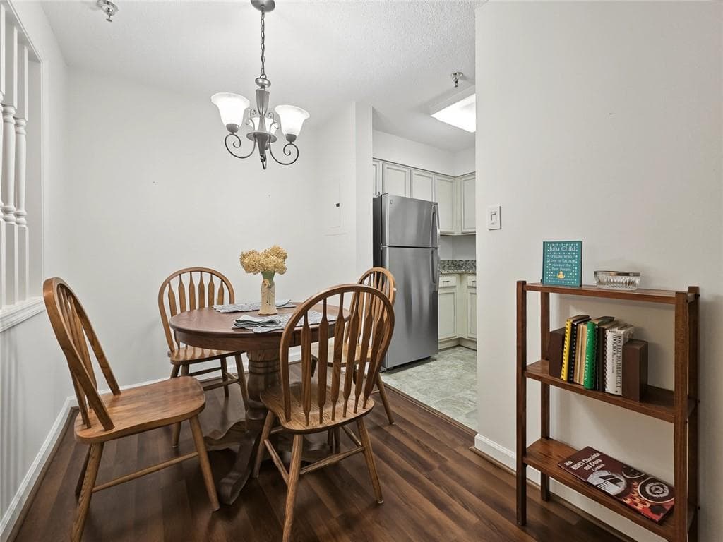 1 bedroom, 1 bathroom, 800 sq ft condominium for sale at 1800 Clairmont Lk A116, Decatur, GA 30033 — photo 7