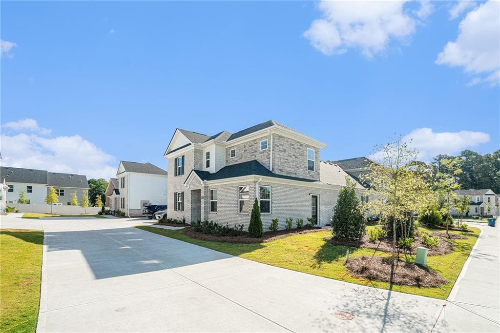 3 bedroom, 3 bathroom, 1,990 sq ft single family residence for rent at 607 Silver Moon Drive, Loganville, GA 30052 for $2,395 a month — photo 2