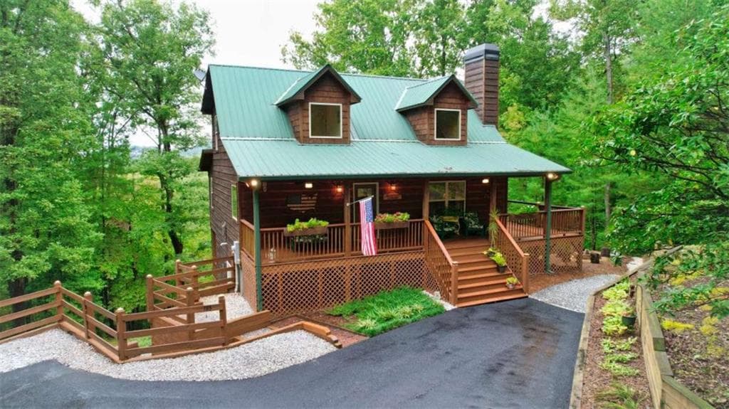 3 bedroom, 3 bathroom, 2,200 sq ft single family residence for sale at 193 Nonchalant Lane, Blairsville, GA 30512