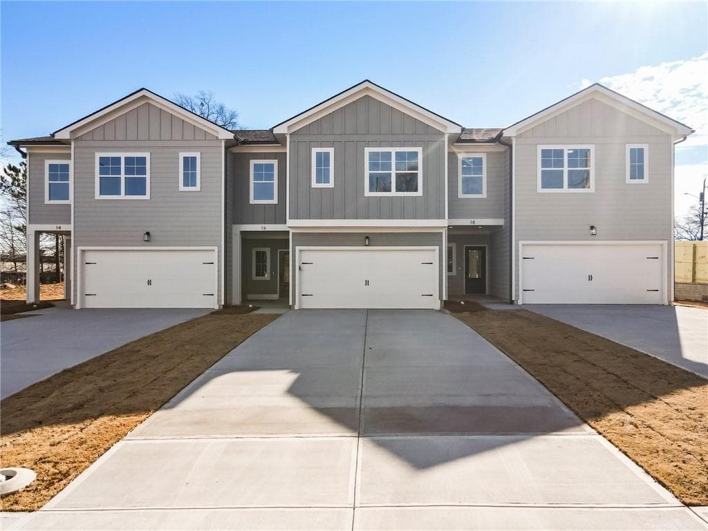 3 bedroom, 3 bathroom, 1,672 sq ft townhouse for rent at 14 Wade Street, Winder, GA 30680 for $2,200 a month