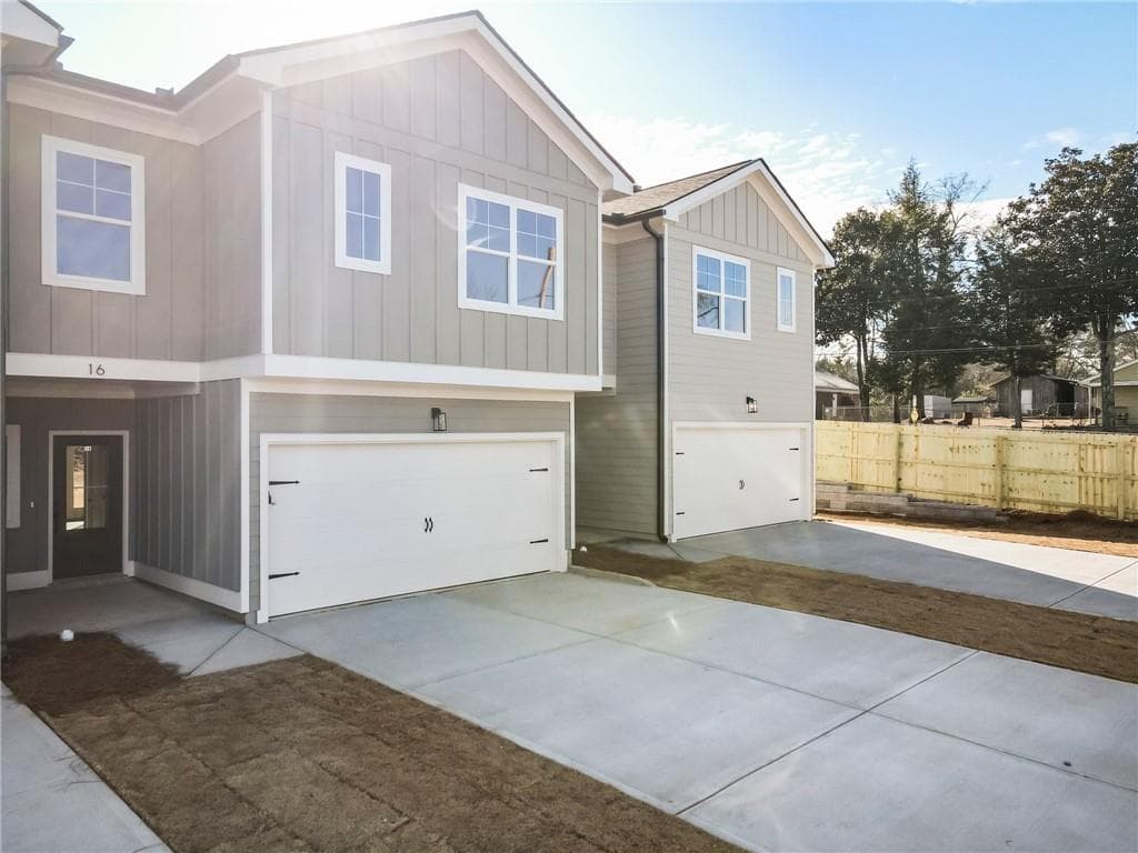 3 bedroom, 3 bathroom, 1,672 sq ft townhouse for rent at 14 Wade Street, Winder, GA 30680 for $2,200 a month — photo 2