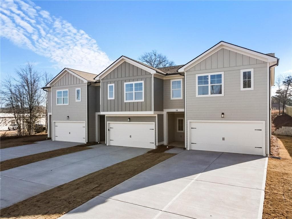 3 bedroom, 3 bathroom, 1,672 sq ft townhouse for rent at 14 Wade Street, Winder, GA 30680 for $2,200 a month — photo 3