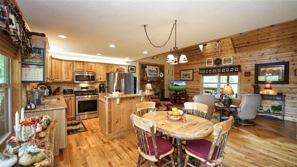 3 bedroom, 3 bathroom, 2,200 sq ft single family residence under contract at 193 Nonchalant Lane, Blairsville, GA 30512 — photo 10