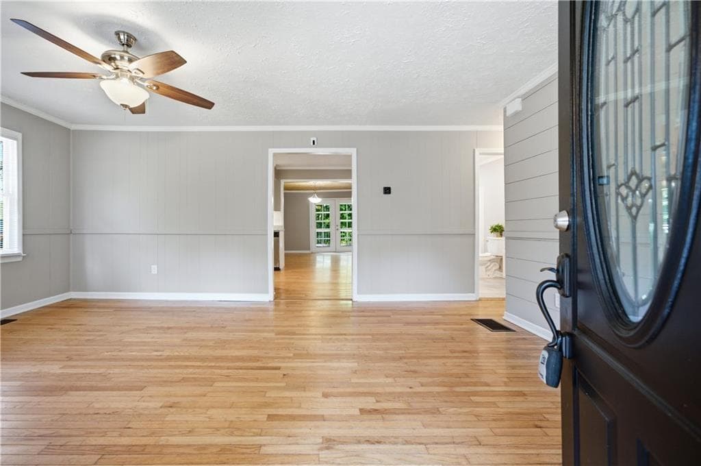 3 bedroom, 2 bathroom, 1,532 sq ft single family residence for sale at 467 Sanders Street, Clarkesville, GA 30523 — photo 5