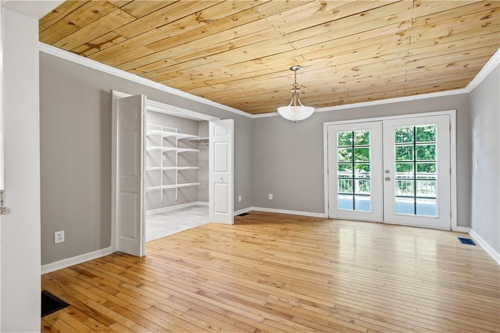 3 bedroom, 2 bathroom, 1,532 sq ft single family residence for sale at 467 Sanders Street, Clarkesville, GA 30523 — photo 9