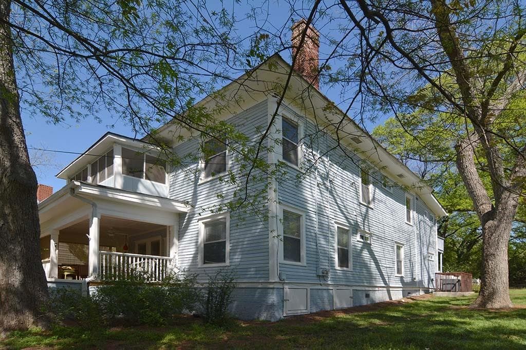 2 bedroom, 1 bathroom, 1,500 sq ft duplex for rent at 39 Howard Street 2, Atlanta, GA 30317 for $2,495 a month — photo 1 of 27