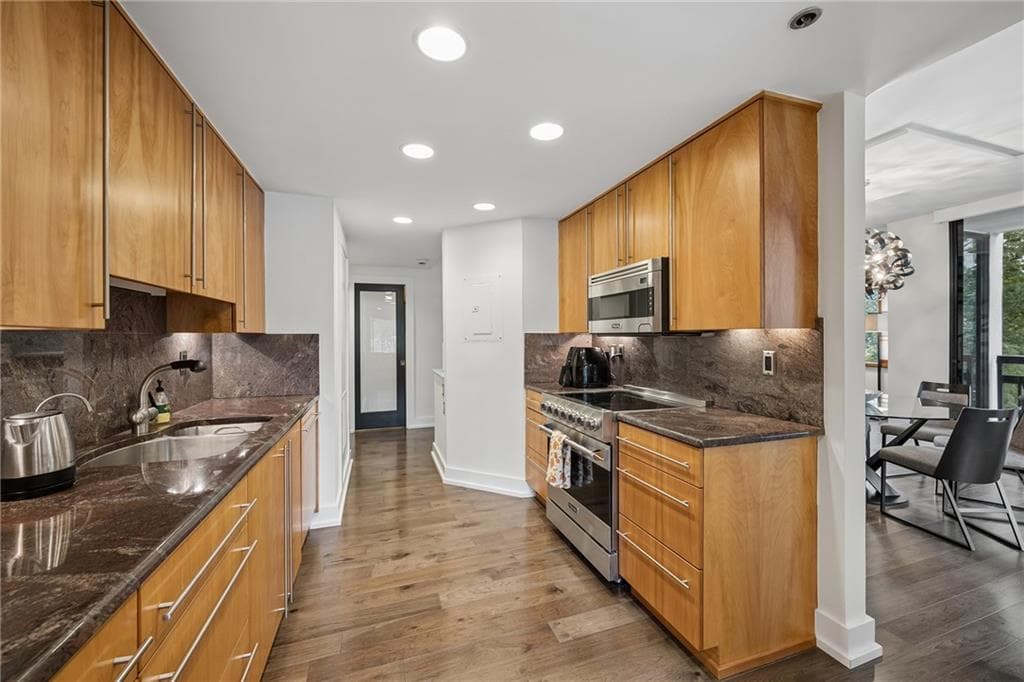 2 bedroom, 3 bathroom, 1,536 sq ft condominium for rent at 1130 Piedmont Avenue 601, Atlanta, GA 30309 for $4,150 a month — photo 10