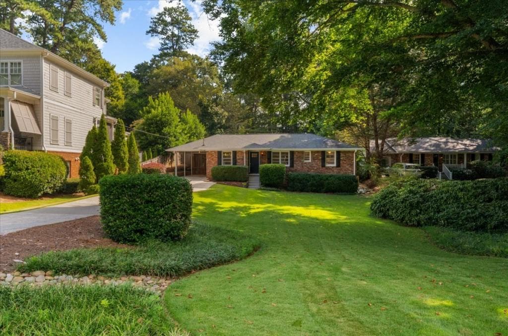 3 bedroom, 3 bathroom, 1,643 sq ft single family residence for rent at 2201 Fairway Circle, Brookhaven, GA 30319 for $3,750 a month — photo 2