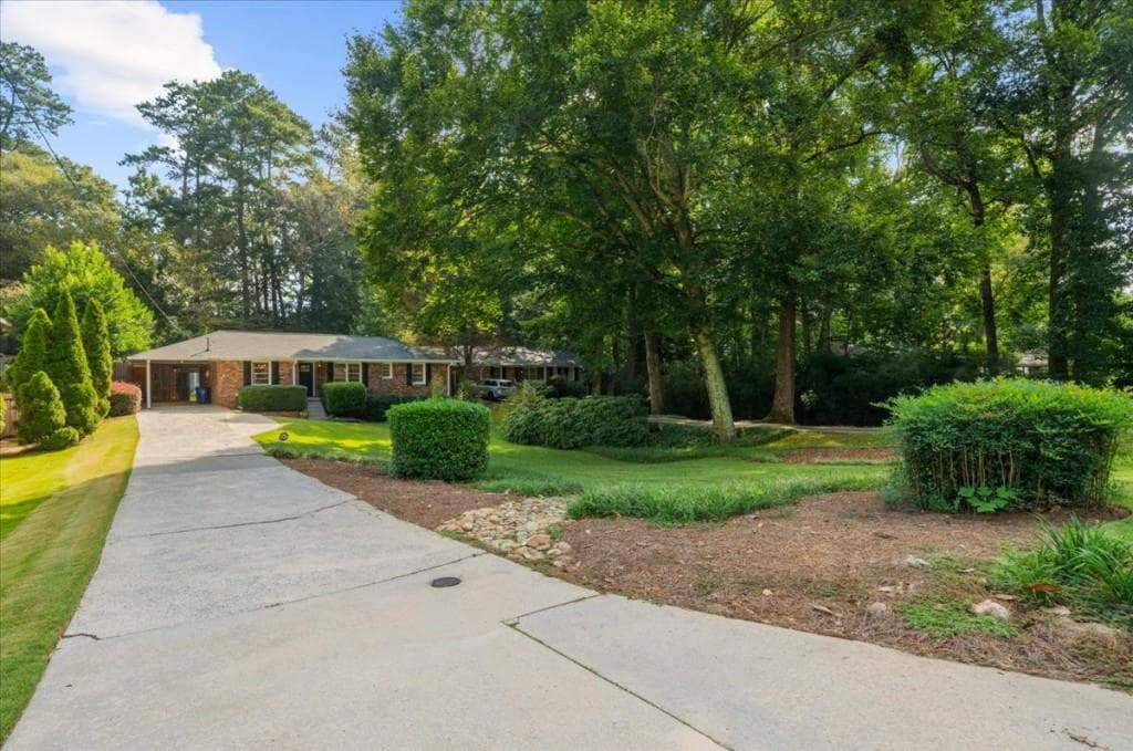 3 bedroom, 3 bathroom, 1,643 sq ft single family residence for rent at 2201 Fairway Circle, Brookhaven, GA 30319 for $3,750 a month — photo 3