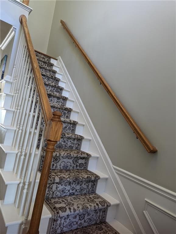 3 bedroom, 3 bathroom, 2,192 sq ft single family residence for sale at 4905 Weathervane Drive, Alpharetta, GA 30022 — photo 3