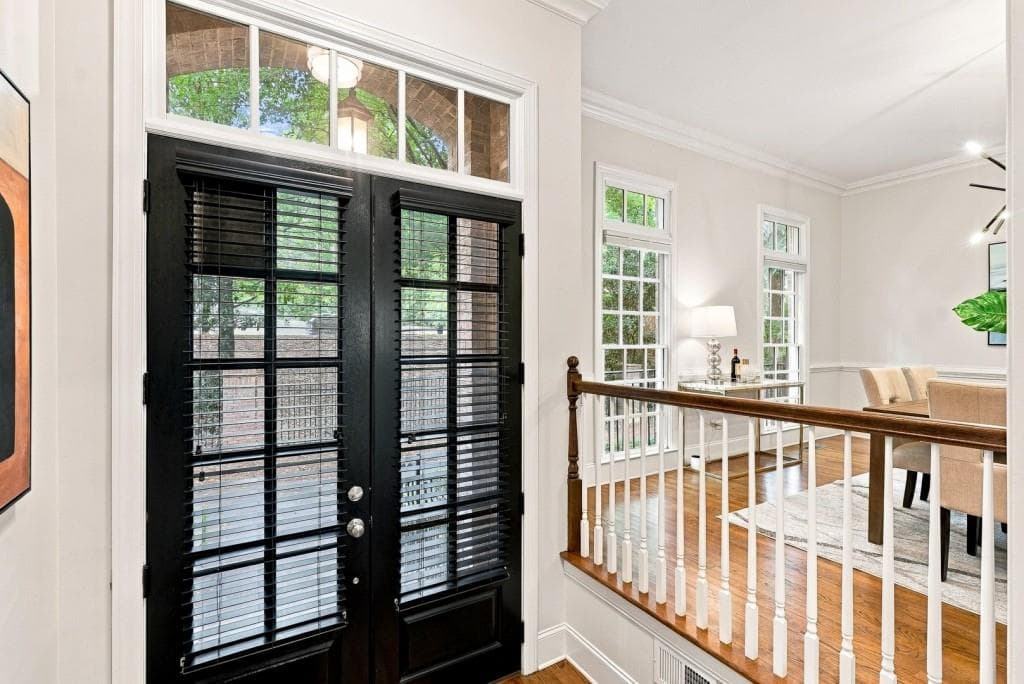 4 bedroom, 5 bathroom, 3,477 sq ft townhouse for sale at 657 Lockton Place, Sandy Springs, GA 30342 — photo 5