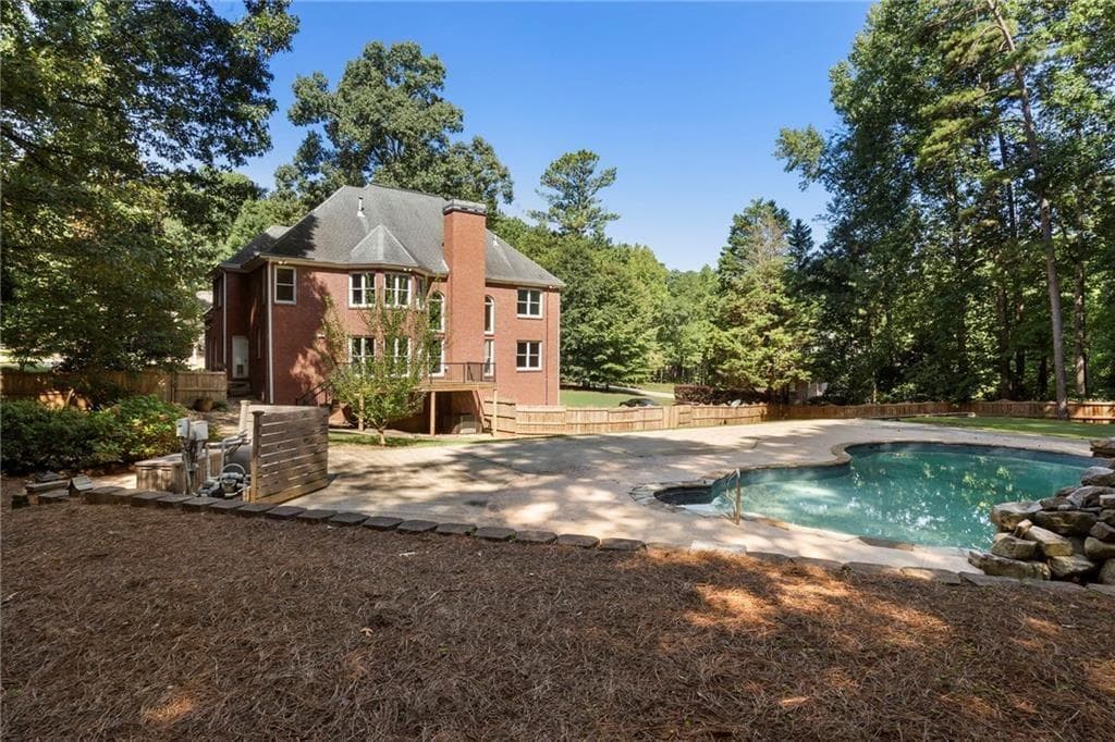 5 bedroom, 5 bathroom, 4,603 sq ft single family residence for sale at 405 Island Cove Drive, Newnan, GA 30263 — photo 8
