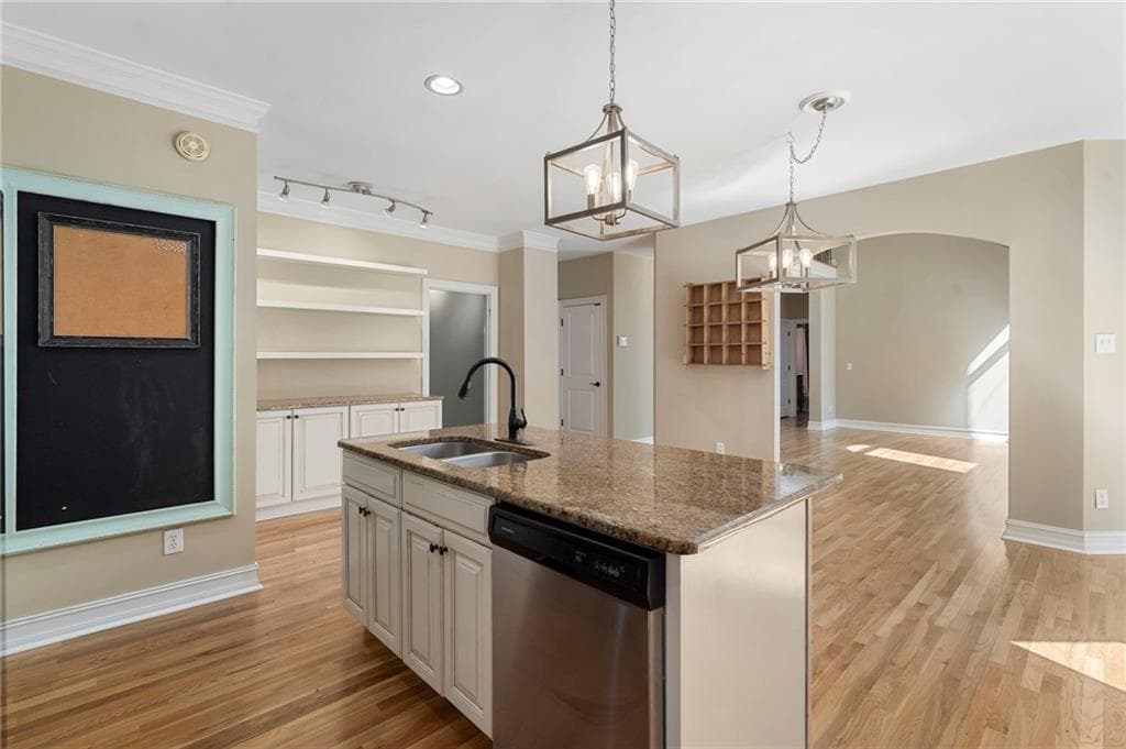 5 bedroom, 5 bathroom, 4,603 sq ft single family residence for sale at 405 Island Cove Drive, Newnan, GA 30263 — photo 10