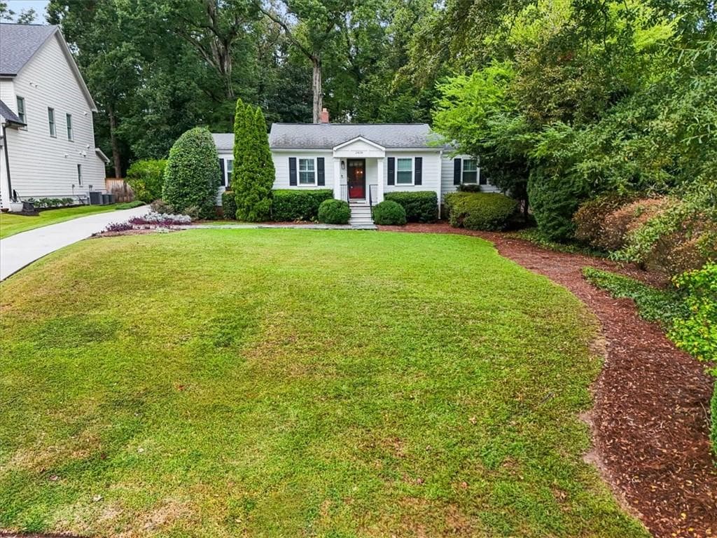 3 bedroom, 2 bathroom, 1,400 sq ft single family residence for sale at 2838 N Thompson Road, Atlanta, GA 30319 — photo 2