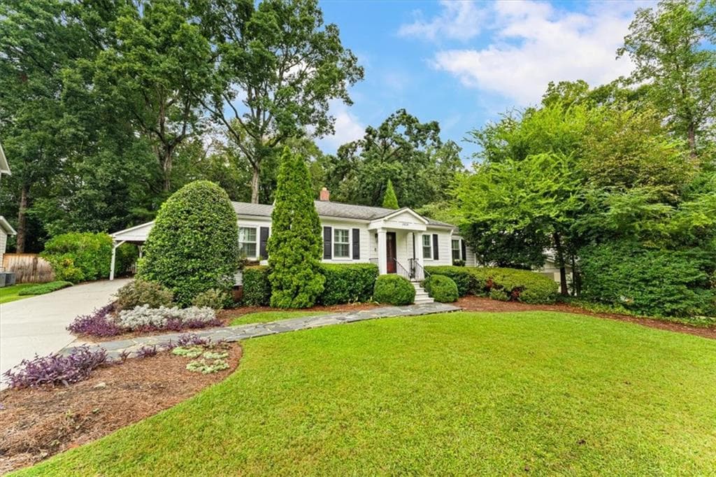 3 bedroom, 2 bathroom, 1,400 sq ft single family residence for sale at 2838 N Thompson Road, Atlanta, GA 30319 — photo 6