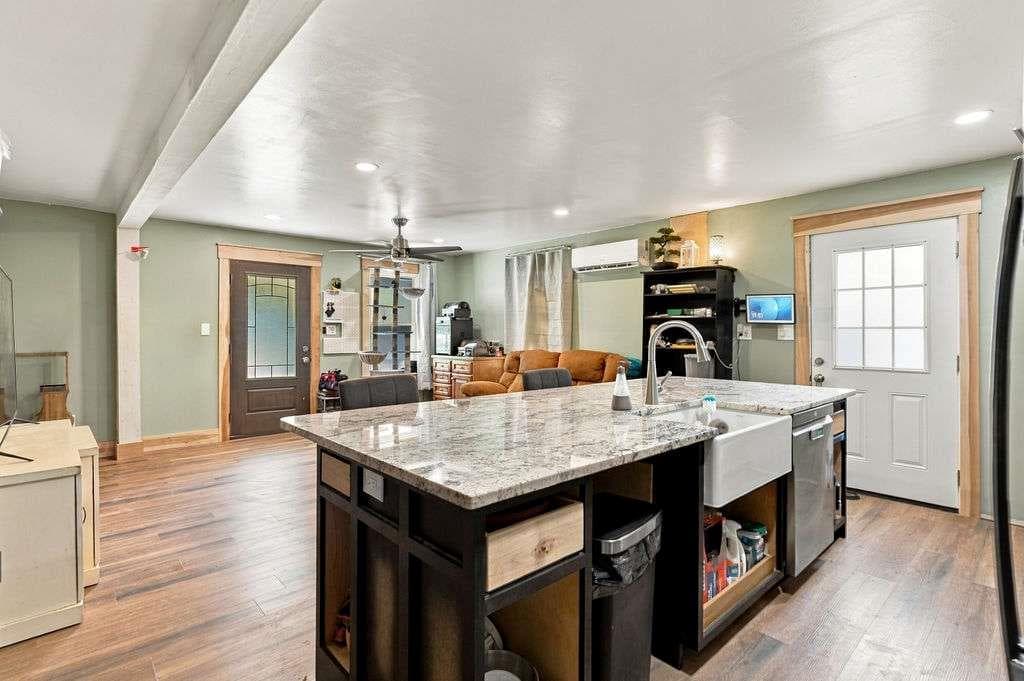 1 bedroom, 1 bathroom, 756 sq ft single family residence for sale at 1458 Old Cedartown Road, Lindale, GA 30147 — photo 2