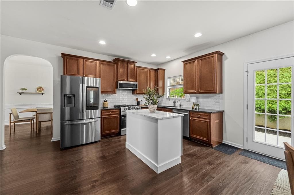 5 bedroom, 3 bathroom, 3,217 sq ft single family residence for sale at 137 Farm Valley Drive, Canton, GA 30115 — photo 10