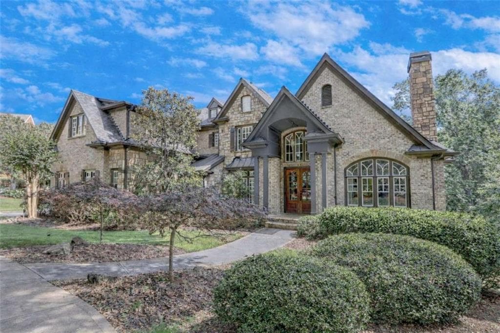 5 bedroom, 9 bathroom, 9,095 sq ft single family residence for sale at 6226 Random Winds Bluff, Gainesville, GA 30506 — photo 4
