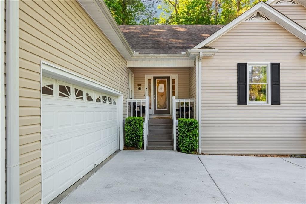 4 bedroom, 3 bathroom, 2,770 sq ft single family residence for rent at 6011 Crabapple Way, Powder Springs, GA 30127 for $2,900 a month — photo 3