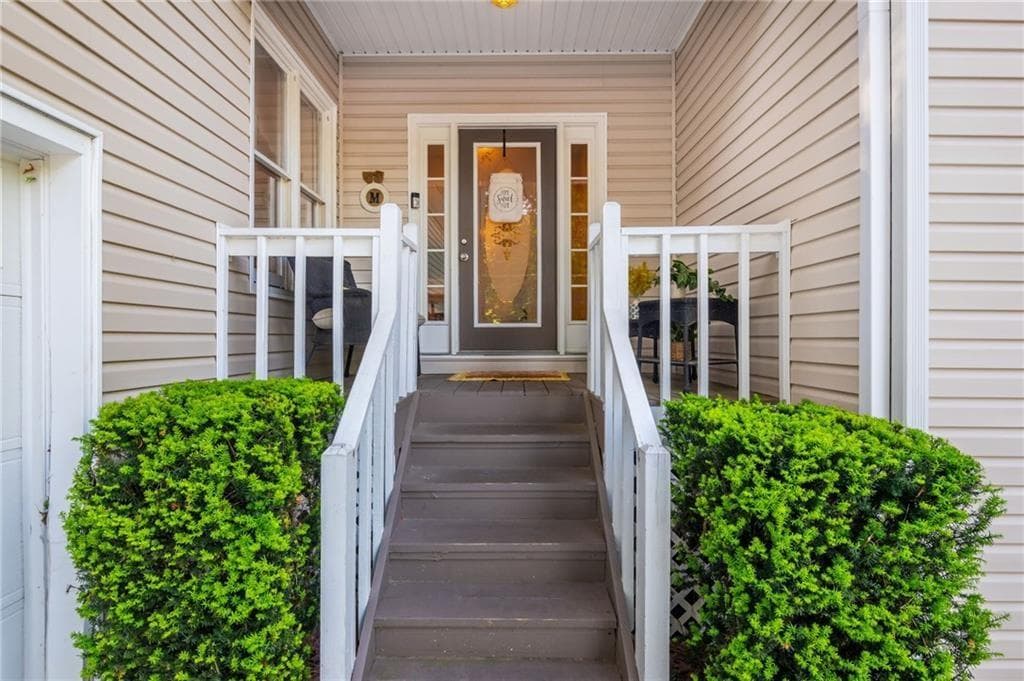 4 bedroom, 3 bathroom, 2,770 sq ft single family residence for rent at 6011 Crabapple Way, Powder Springs, GA 30127 for $2,900 a month — photo 4