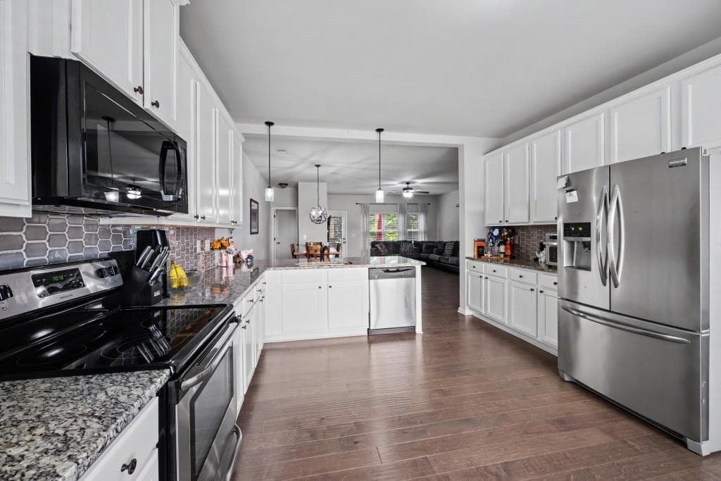3 bedroom, 4 bathroom, 2,158 sq ft townhouse for sale at 4176 Integrity Way, Powder Springs, GA 30127 — photo 4