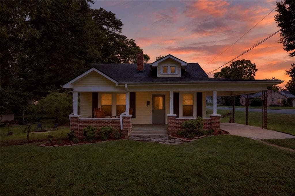 2 bedroom, 1 bathroom, 1,038 sq ft single family residence for sale at 303 Bluff Street, Rockmart, GA 30141 — photo 2
