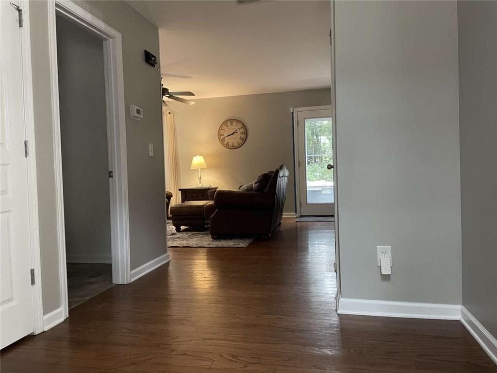4 bedroom, 3 bathroom, 1,691 sq ft single family residence for sale at 124 Finch Way, Jefferson, GA 30549 — photo 6