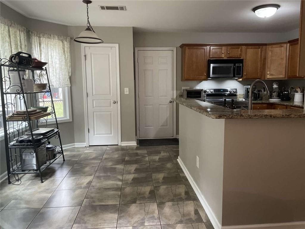 4 bedroom, 3 bathroom, 1,691 sq ft single family residence for sale at 124 Finch Way, Jefferson, GA 30549 — photo 8
