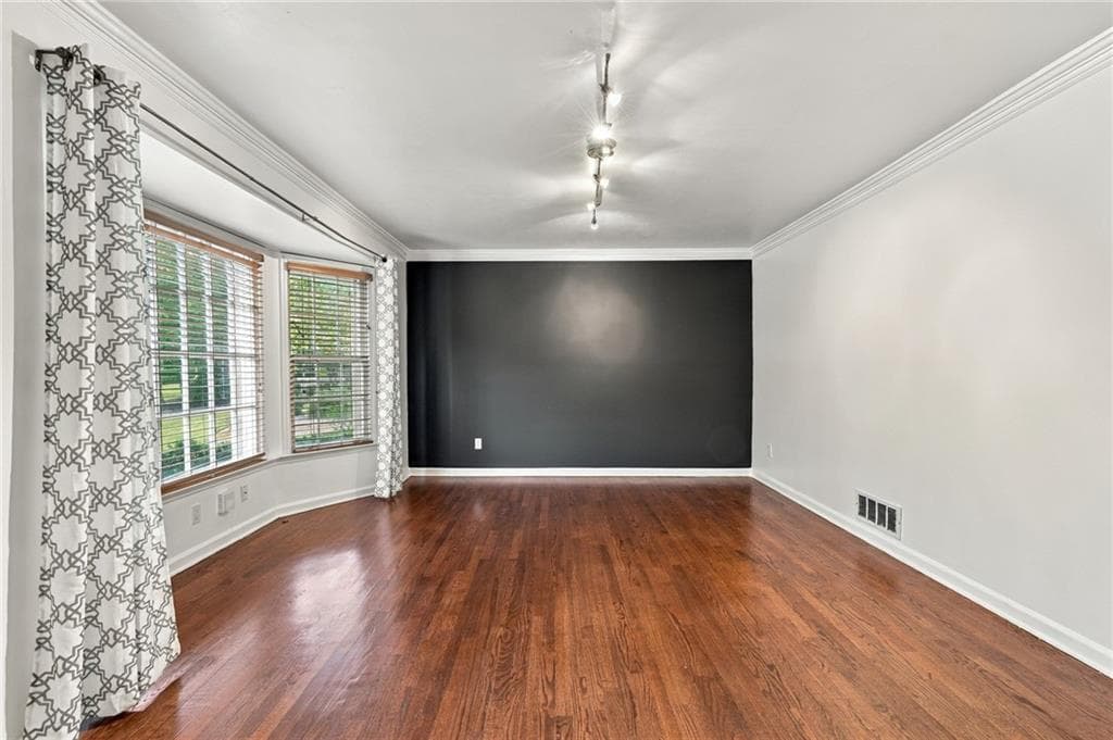 5 bedroom, 3 bathroom, 4,435 sq ft single family residence for rent at 5291 Manhasset Cove, Dunwoody, GA 30338 for $4,100 a month — photo 5