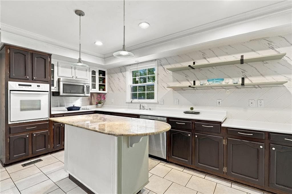 5 bedroom, 3 bathroom, 4,435 sq ft single family residence for rent at 5291 Manhasset Cove, Dunwoody, GA 30338 for $4,100 a month — photo 6