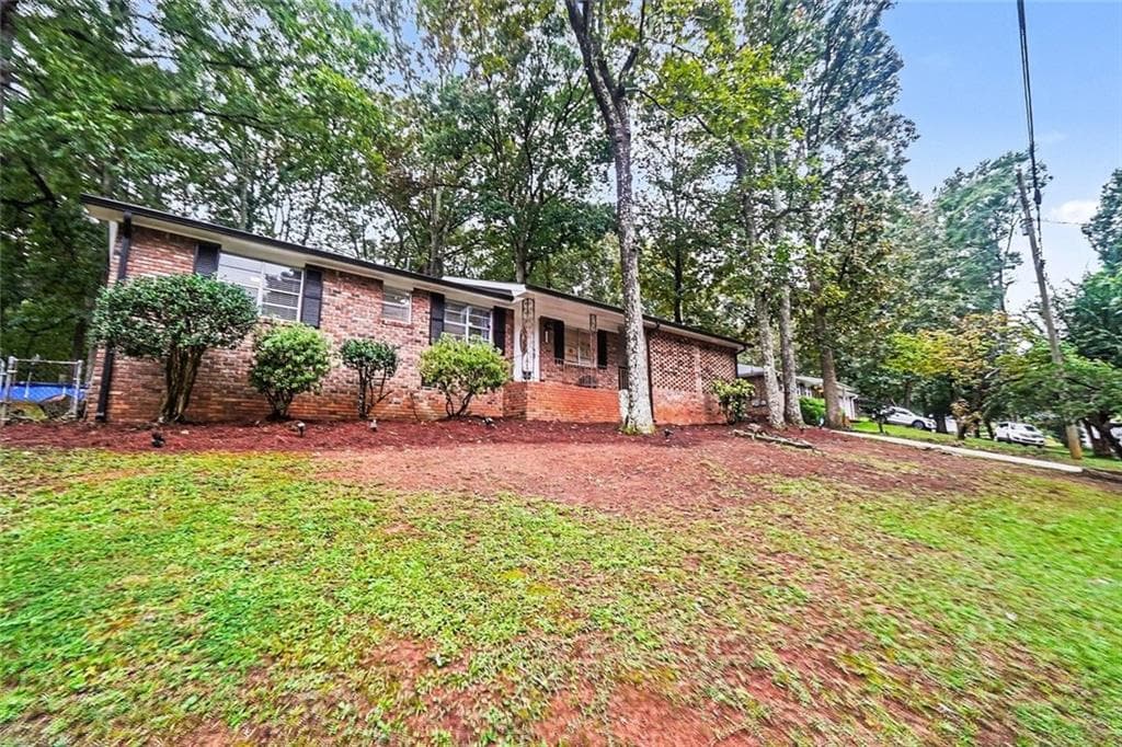 3 bedroom, 2 bathroom, 1,305 sq ft single family residence for sale at 5714 Amalfi Way, Douglasville, GA 30135 — photo 3