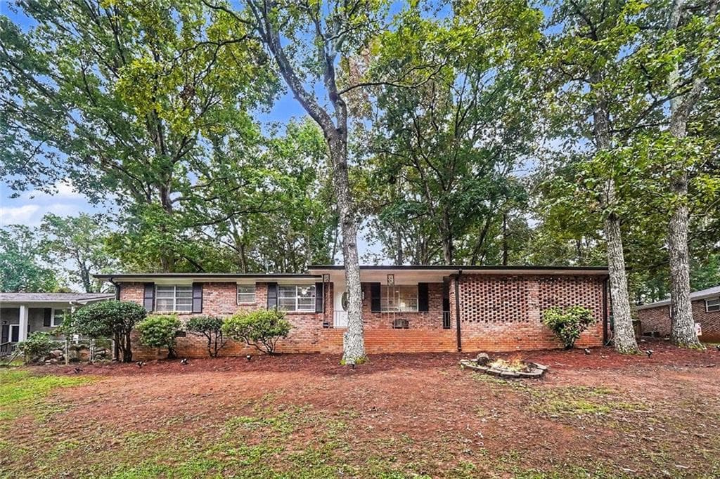 3 bedroom, 2 bathroom, 1,305 sq ft single family residence for sale at 5714 Amalfi Way, Douglasville, GA 30135 — photo 6