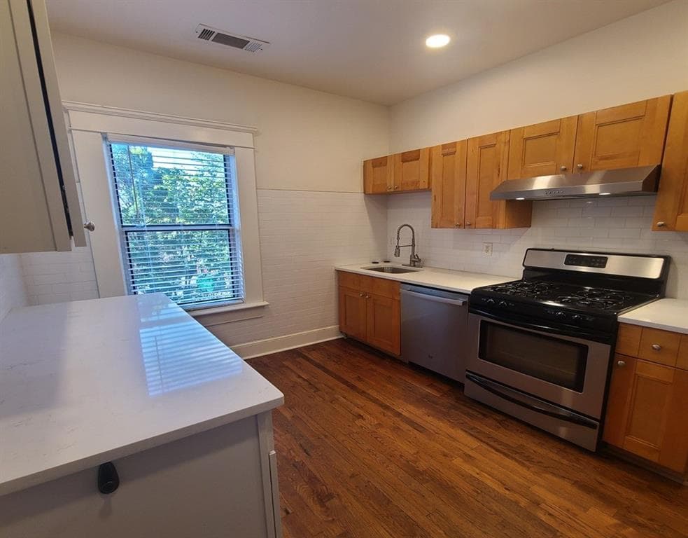 2 bedroom, 1 bathroom, 1,500 sq ft duplex for rent at 39 Howard Street 2, Atlanta, GA 30317 for $2,495 a month — photo 8