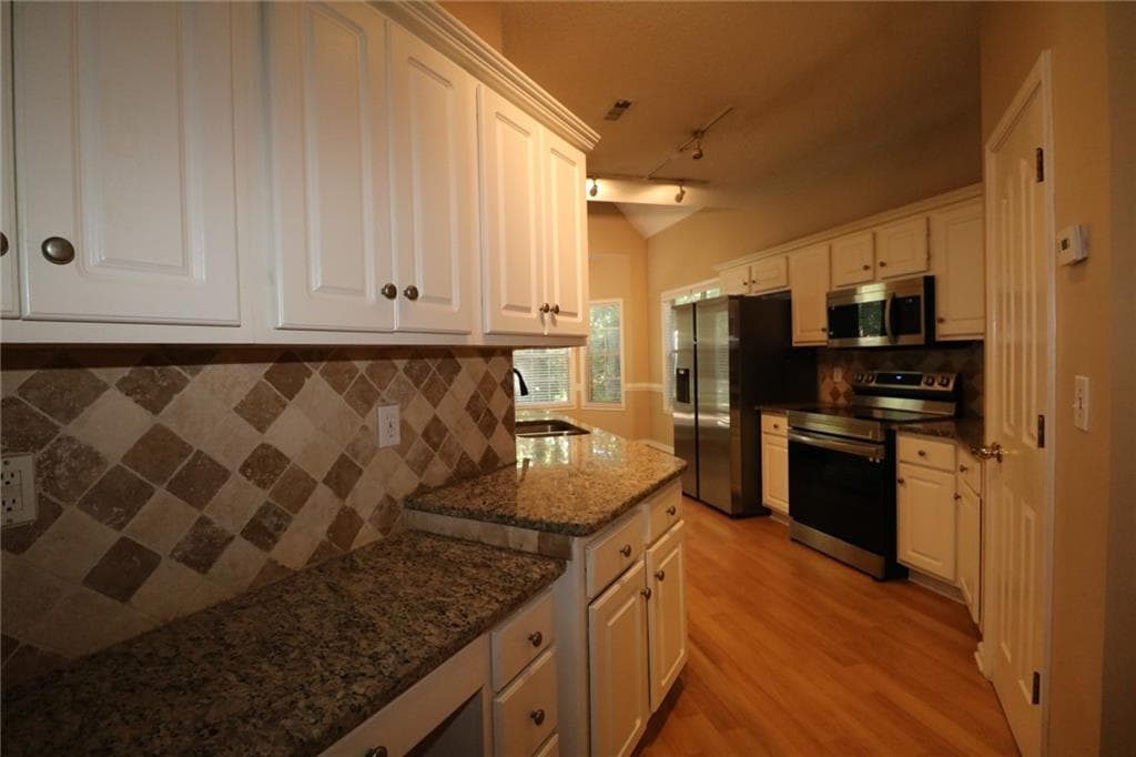4 bedroom, 1,949 sq ft single family residence for sale at 842 Clifton Ridge, Mcdonough, GA 30253 — photo 5