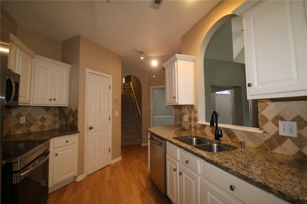 4 bedroom, 1,949 sq ft single family residence for sale at 842 Clifton Ridge, Mcdonough, GA 30253 — photo 8