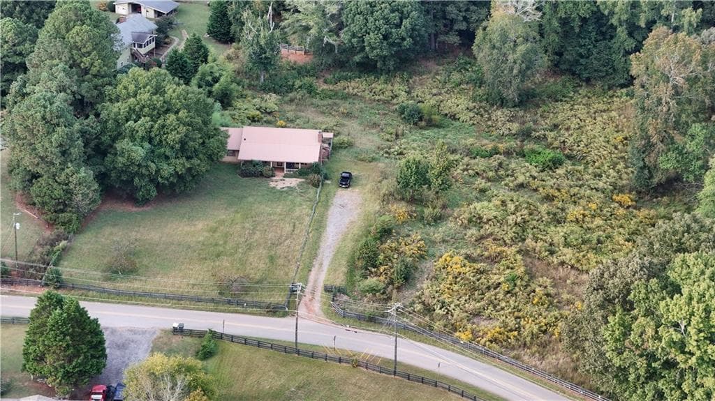 3 bedroom, 3 bathroom, 1,568 sq ft single family residence for sale at 7582 Bates Drive, Alpharetta, GA 30004 — photo 3