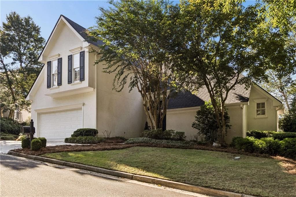 5 bedroom, 7 bathroom, 4,500 sq ft single family residence for sale at 4274 Wieuca Overlook, Atlanta, GA 30342 — photo 2