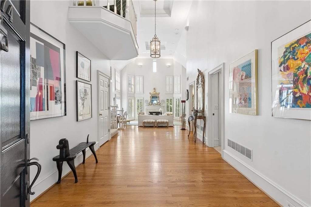 5 bedroom, 7 bathroom, 4,500 sq ft single family residence for sale at 4274 Wieuca Overlook, Atlanta, GA 30342 — photo 4
