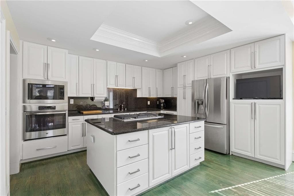 5 bedroom, 7 bathroom, 4,500 sq ft single family residence for sale at 4274 Wieuca Overlook, Atlanta, GA 30342 — photo 9